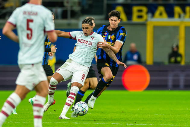 Kaua Elias and Alessandro Bastoni seen during UEFA Champions League 2026 27 league phase game between Internazionale Milano and FC Shakhtar Donetsk (Gleb Soboliev Ball Raw Images) Milan San Siro Italy Copyright: xGlebxSobolievx glebsoboliev_inter_shakhtar_049