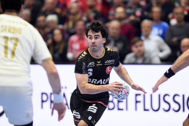 Erik Balenciaga (MT Melsungen 6) (am Ball), Abel Serdio Gutin (Wisla Plock 17) (L) , GER, MT Melsungen - Orlen Wisla Plocks (POL), Handball, Champions League Maenner, Group Matches, Saison 2026 2027, 22.10.2026, GER, MT Melsungen - Orlen Wisla Plock, CL Maenner, Group Match, Saison 2026 2027, 22.10.2026 Kassel Copyright: xEibner-Pressefotox xRolandxSippelx EP_RSL
