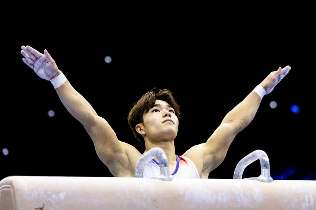 ROTTERDAM - Shinnosuke Oka (JPN) during the All-Around final at the World Gymnastics Championships in Rotterdam Ahoy. IRIS VAN DEN BROEK ANP xVIxANPxSportx xxANPxIVx 573289269 originalFilename: 573289269.jpg