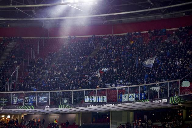 AMSTERDAM - Supporters of Atalanta BC prior to the UEFA Conference League match between AFC Ajax and Atalanta BC at the Johan Cruijff ArenA on October 22, 2026 in Amsterdam, the Netherlands. WART BRINKERHOF ANP Conference League 2026 27 xVIxANPxSportx xMarcelxterxBalsxIVx 573293653 originalFilename: 573293653.jpg