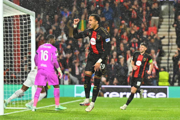 Bournemouth v AC Milan, Europa League Goal 1-0 - Justin Kluivert (19) of AFC Bournemouth celebrates scoring the opening goal from the penalty spot during the Europa League match between Bournemouth and AC Milan at the Vitality Stadium, Bournemouth, UK on 22 October 2026. Bournemouth Vitality Stadium Dorset UK Editorial use only , Copyright: xGrahamxHuntx PSI-25046-0029