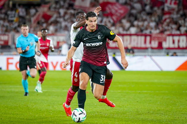 Fussball UEFA Conference League 2026 - 2027, 2. Spieltag - AS Monaco vs SC Freiburg - Stadion Louis II (Monaco): Igor Matanovic (SC Freiburg, 31) am Ball Copyright: xJOERANxSTEINSIEKx