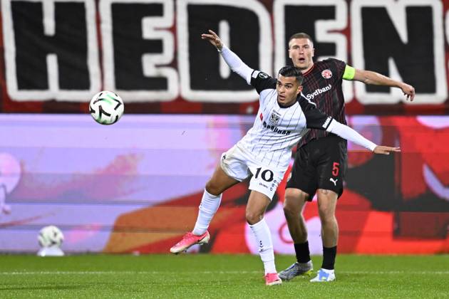 FC Midtjylland v Sint-Truidense VV - UEFA Conference League HERNING, DENMARK - OCTOBER 22 : Sebaoui Ilias forward of Sint-Truidense VV and Kristensen Rasmus defender of Midtjylland during the UEFA Conference League 2026 27 League Phase matchday 2 match between FC Midtjylland and Sint-Truidense VV on October 22, 2026 in Herning, Denmark, 22 10 2026 Herning Denmark  Copyright: xTomasxSiskx