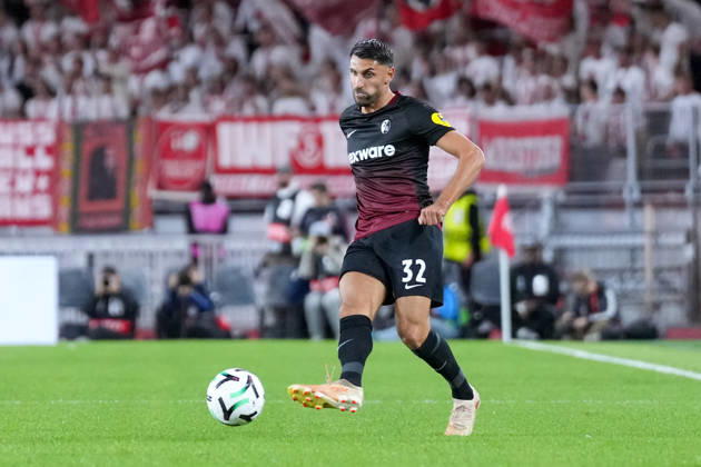 Vincenzo Grifo (SC Freiburg, 32) am Ball , Monaco, Fussball, UEFA Conference League, 2. Spieltag, Ligaphase , 2026 2027, AS Monaco vs. SC Freiburg, 22.10.2026, Stade Louis II, Monaco Monaco Stade Louis II Fontvieille Monaco Copyright: xArnexAmbergx