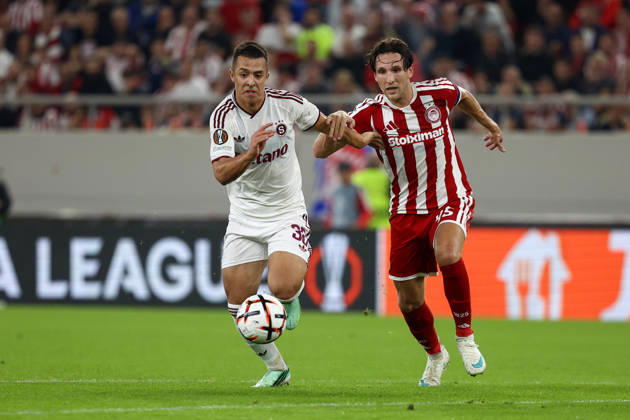 Olympiacos F.C. v AC Sparta Prague UEFA Europa League Panagiotis Retsos of Olympiacos F.C. and Hugo Sochurek of AC Sparta Prague during the UEFA Europa League match at Karaiskakis Stadium, Piraeus 22 10 2026 UK Newspapers OUT Copyright: xYannisxHalasx FIL-24108-0043