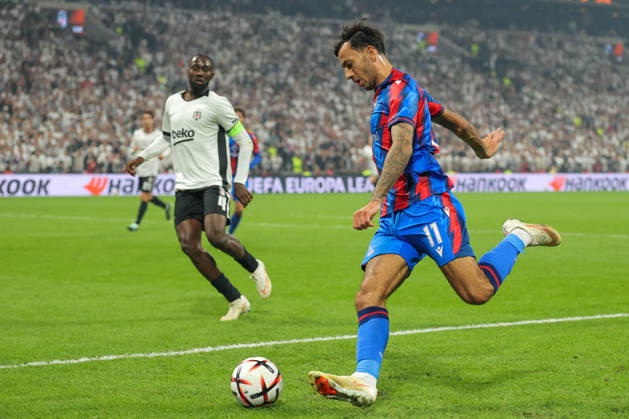 2026-10-22 Besiktas JK v Crystal Palace FC - UEFA Europa League 2026 27 League Phase MD3 ISTANBUL, TURKEY - OCTOBER 22: Dwight McNeil of Crystal Palace during the UEFA Europa League 2026 27 League Phase MD3 match between Besiktas JK and Crystal Palace FC at Tupras Stadium on October 22, 2026 in Istanbul, Turkey. (Photo by BSR Agency) Istanbul Turkey Content not available for redistribution in The Netherlands directly or indirectly through any third parties. Copyright: xBSRxAgencyx