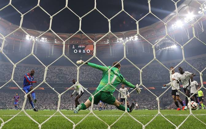 Jean-Philippe Mateta of Crystal Palace scores the opening goal Besiktas v Crystal Palace, UEFA Europa League, Football, Tupras Stadium, Istanbul, Turkey - 22 Oct 2026Istanbul Tupras Stadium Turkey  Copyright: xMichaelxZemanek Shutterstockx 17230042v