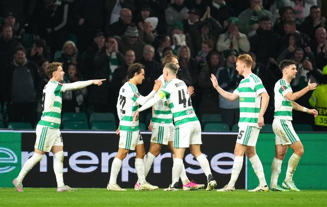 Mika Baur of Celtic celebrates with team mates after scoring to give Celtic a 1-0 lead Celtic v Celta Vigo, UEFA Europa League, Football, Celtic Park, Glasgow, Scotland, UK - 22 Oct 2026Glasgow Celtic Park Scotland United Kingdom  Copyright: xStuartxWallace Shutterstockx 17230137cg