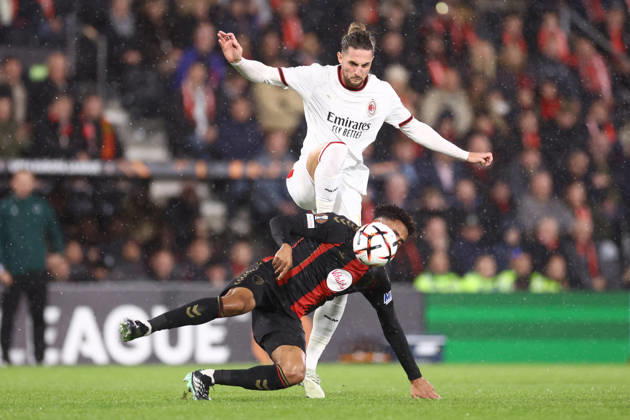 Bournemouth v AC Milan 22 October 2026, Bournemouth - UEFA Europa League - Bournemouth v AC Milan - Adrien Rabiot of AC Milan and James Hill of Bournemouth - Photo: Jacques Feeney Offside. Bournemouth UK Copyright: xJacquesxFeeneyx xOffsidexOffside