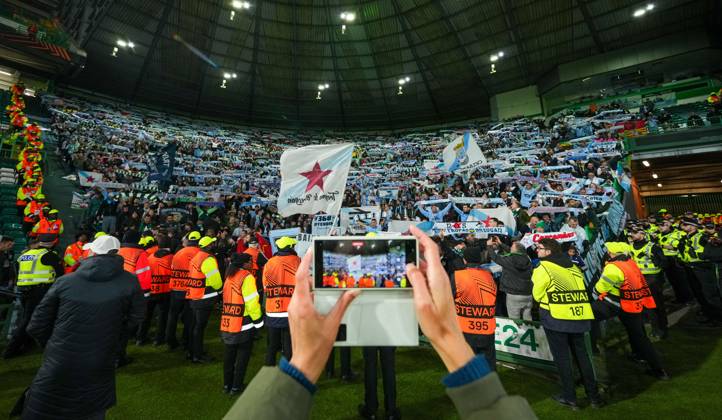 Celta Vigo fans filmed on a mobile phone Celtic v Celta Vigo, UEFA Europa League, Football, Celtic Park, Glasgow, Scotland, UK - 22 Oct 2026Glasgow Celtic Park Scotland United Kingdom  Copyright: xStuartxWallace Shutterstockx 17230137dj