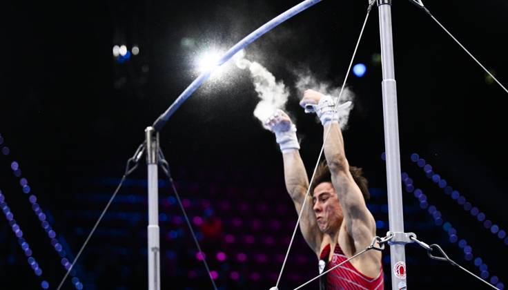 Netherlands Artistic Gymnastics World Championships 9271032 22.10.2026 Arsenii Dukhno of Team World Gymnastics Neutral Athletes 2 falls from the horizontal bar during the men s all-around final at the 2026 World Artistic Gymnastics Championships in Rotterdam, the Netherlands. Alexey Filippov Sputnik Rotterdam Netherlands  Copyright: xAlexeyxFilippovx