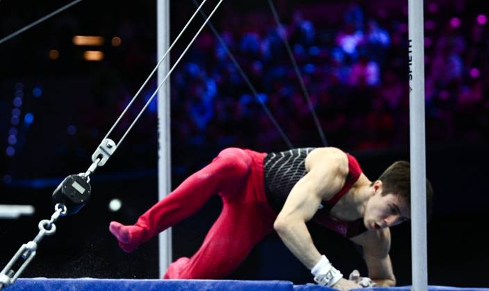 Netherlands Artistic Gymnastics World Championships 9271033 22.10.2026 Arsenii Dukhno of Team World Gymnastics Neutral Athletes 2 falls from the horizontal bar during the men s all-around final at the 2026 World Artistic Gymnastics Championships in Rotterdam, the Netherlands. Alexey Filippov Sputnik Rotterdam Netherlands  Copyright: xAlexeyxFilippovx