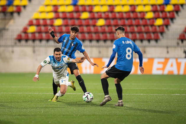 Inter Club Escaldes v Universitatae Craiova - UEFA Conference League David Lopez, player number 8 of Inter Club d Escaldes, is in action during the UEFA Conference League match between Inter Club d Escaldes and Universitatea Craiova at New FAF Stadium in Encamp, Andorra, on October 22, 2026. Encamp Andorra Andorra  Copyright: xWalterxCunhax originalFilename:cunhacarvalho-notitle261022_npgss.jpg