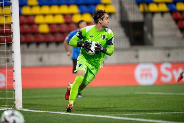 Inter Club Escaldes v Universitatae Craiova - UEFA Conference League Javi Diaz, goalkeeper of Inter Club d Escaldes, is in action during the UEFA Conference League match between Inter Club d Escaldes and Universitatea Craiova at New FAF Stadium in Encamp, Andorra, on October 22, 2026. Encamp Andorra Andorra  Copyright: xWalterxCunhax originalFilename:cunhacarvalho-notitle261022_npKX1.jpg