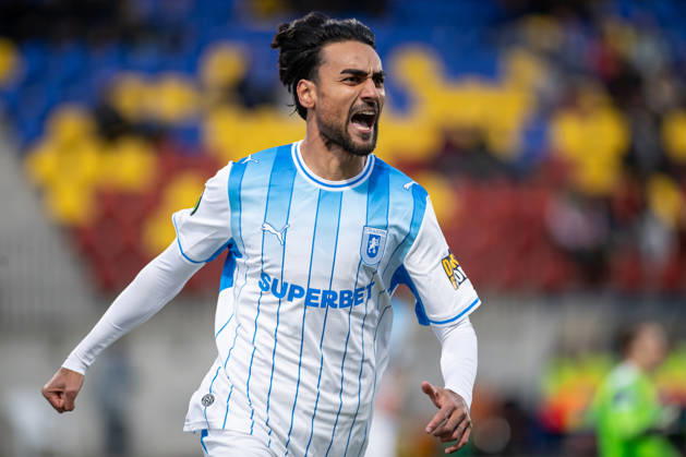 Inter Club Escaldes v Universitatae Craiova - UEFA Conference League Stefan Baiaram, player number 10 of Universitatea Craiova, celebrates after scoring for Universitatea Craiova during the UEFA Conference League match against Inter Club d Escaldes at New FAF Stadium in Encamp, Andorra, on October 22, 2026. Encamp Andorra Andorra  Copyright: xWalterxCunhax originalFilename:cunhacarvalho-notitle261022_npLVk.jpg