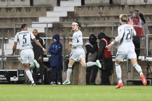 23.10.2026, GER, Fussball, Herren, 2. Bundesliga, Saison 2026 2027,VfL Bochum - VfL Wolfsburg Fabian Reese (Wolfsburg 11) Torjubel, jubelt nach seinem Treffer zum 0:1 Bochum vonovia-Ruhrstadion Nordrhein-Westfalen Deutschland Copyright: xAdrianxSchlüterx