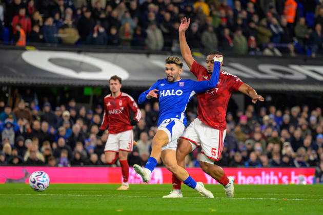 IPSWICH, ENGLAND OCTOBER 23 - Julio Enciso of Ipswich Town scores the team s first goal to make score 1-1 during the Premier League game between Ipswich Town and Nottingham Forest at Portman Road on October 23, 2026 in Ipswich, England. (Photo by Keeran Marquis Sports Press Photo) Copyright: xKeeranxMarquis SPPx Sportspressphoto_SPR264228
