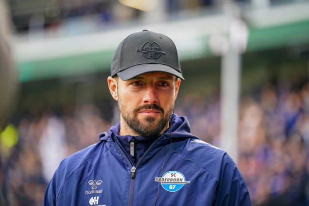 Deutschland: Fussball Bundesliga 2026 - 2027, 7. Spieltag - SC Paderborn vs Hamburger SV - Home-Deluxe-Arena (Paderborn): Ralf Kettemann (Paderborn Trainer) Mimik, Gesichtsausdruck, Emotion Copyright: xJOERANxSTEINSIEKx