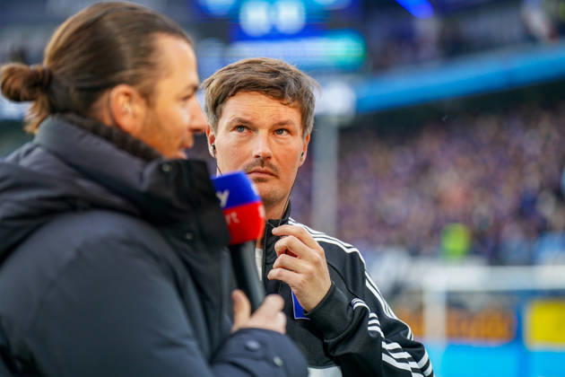 Deutschland: Fussball Bundesliga 2026 - 2027, 7. Spieltag - SC Paderborn vs Hamburger SV - Home-Deluxe-Arena (Paderborn): Merlin Polzin (Trainer, Hamburger SV) TV Interview Sky - Mimik, Gesichtsausdruck, Emotion Copyright: xJOERANxSTEINSIEKx