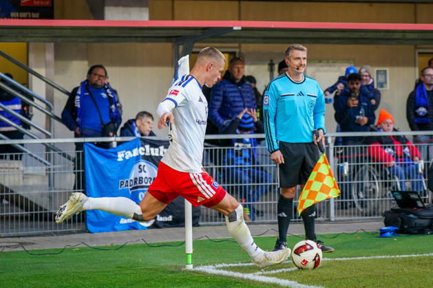 Deutschland: Fussball Bundesliga 2026 - 2027, 7. Spieltag - SC Paderborn vs Hamburger SV - Home-Deluxe-Arena (Paderborn): Miro Muheim (Hamburger SV, 28) Eckball Copyright: xJOERANxSTEINSIEKx