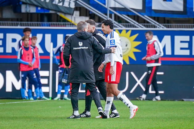 Deutschland: Fussball Bundesliga 2026 - 2027, 7. Spieltag - SC Paderborn vs Hamburger SV - Home-Deluxe-Arena (Paderborn): Bilal Nadir (Hamburger SV, 4) muss verletzt vom Platz Copyright: xJOERANxSTEINSIEKx