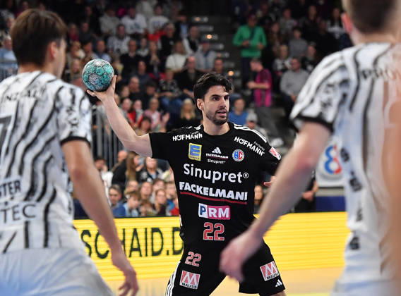 24.10.20262 - Handball - 1. Bundesliga DAIKIN HBL - Saison 2026 2027 - 10. Spieltag: HC Erlangen Metropolregion Nürnberg HCE - THW Kiel - OGo - xogox - Eloy Morante Maldonado (22, HC Erlangen HCE )