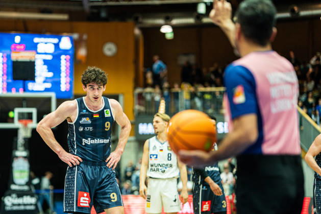 Dominic Parolin (Eisbaeren Bremerhaven, 09) beim Freiwurf, GER, Hakro Merlins Crailsheim vs. Eisbaeren Bremerhaven, Basketball, 2 Basketball Bundesliga ProA, Herren, 6. Spieltag, Spielzeit 2026 2027, 24.10.2026 GER, Hakro Merlins Crailsheim vs. Eisbaeren Bremerhaven, Basketball, 2 Basketball Bundesliga ProA, Herren, 6. Spieltag, Spielzeit 2026 2027, 24.10.2026 Ilshofen Copyright: xEibner-Pressefoto ChristianxLangx EP_CLG