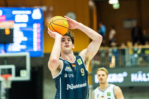 Dominic Parolin (Eisbaeren Bremerhaven, 09) beim Freiwurf, GER, Hakro Merlins Crailsheim vs. Eisbaeren Bremerhaven, Basketball, 2 Basketball Bundesliga ProA, Herren, 6. Spieltag, Spielzeit 2026 2027, 24.10.2026 GER, Hakro Merlins Crailsheim vs. Eisbaeren Bremerhaven, Basketball, 2 Basketball Bundesliga ProA, Herren, 6. Spieltag, Spielzeit 2026 2027, 24.10.2026 Ilshofen Copyright: xEibner-Pressefoto ChristianxLangx EP_CLG