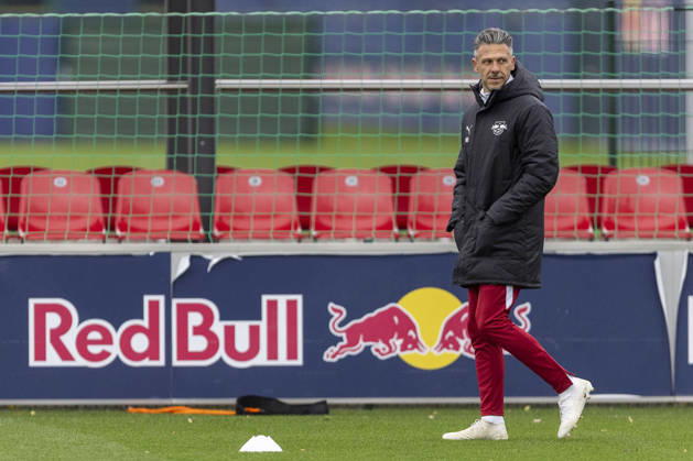 GER, Leipzig, Fussball, oeffentliches Training RB Leipzig im Bild v.l.: Martin Demichelis (Cheftrainer RB Leipzig), 25.10.2026, RB Leipzig Training Akademie Cottaweg Leipzig DFL DFB REGULATIONS PROHIBIT ANY USE OF PHOTOGRAPHS AS IMAGE SEQUENCES AND OR QUASI-VIDEO, Copyright: HMBxMedia PaulxFritz