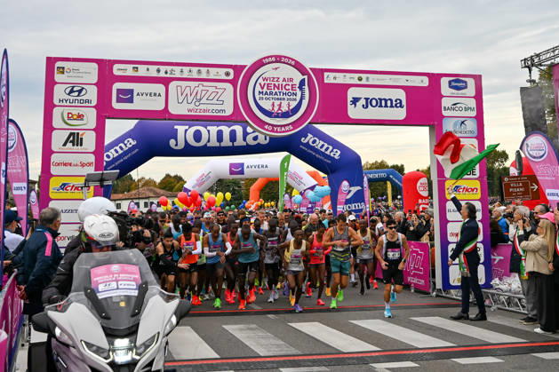 IPA90160936 - The top runner ready to start in the 40th Venice Marathon 2026, a marathon race in Venice, Italy, on October 25, 2026  Copyright: xAlessioxMarini IPAxSportx xx IPA90160936 IPA90160936