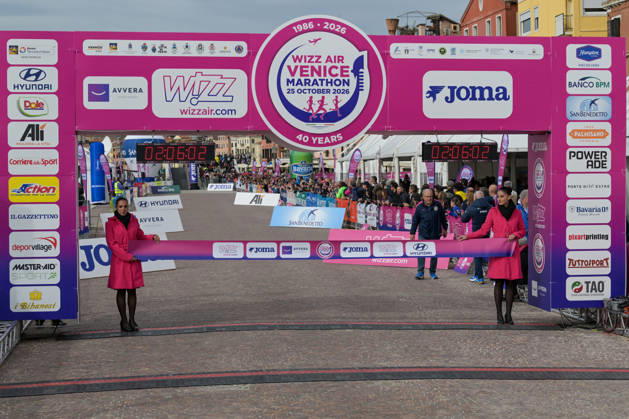 IPA90160993 - Finish line of the Venice Marathon during the 40th Venice Marathon in 2026, a marathon race in Venice, Italy, on October 25, 2026  Copyright: xAlessioxMarini IPAxSportx xx IPA90160993 IPA90160993