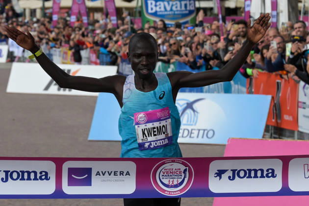 IPA90161371 - Hammington Kimaiyo of Kenya wins the marathon at the 40th Venice Marathon in 2026, a marathon race held in Venice, Italy, on October 25, 2026  Copyright: xAlessioxMarini IPAxSportx xx IPA90161371 IPA90161371