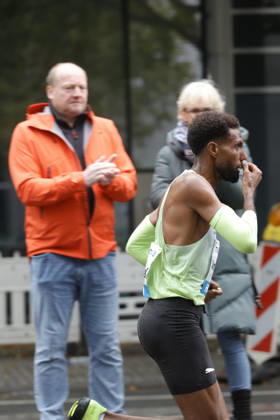 25.10.2026 Leichtathletik 43. Mainova Frankfurt Marathon hier Platz zwei für Europameister und Vize-Weltmeister Amanal Petros (Hannover 96) Frankfurt Main Hessen Deutschland