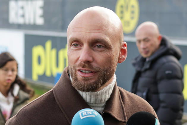 25.10.2026, xgrfx, Fussball 1. Bundesliga, Borussia Dortmund - Training v.l. Ole Book (Borussia Dortmund) Dortmund