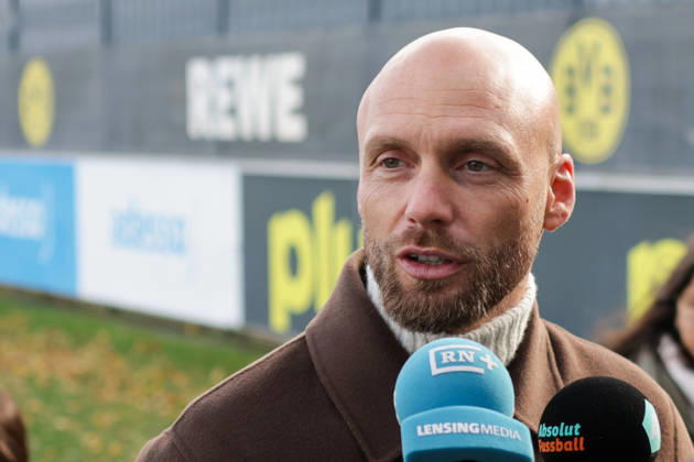 25.10.2026, xgrfx, Fussball 1. Bundesliga, Borussia Dortmund - Training v.l. Ole Book (Borussia Dortmund) Dortmund