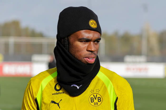 25.10.2026, xgrfx, Fussball 1. Bundesliga, Borussia Dortmund - Training v.l. Carney Chukwuemeka (Borussia Dortmund) Dortmund