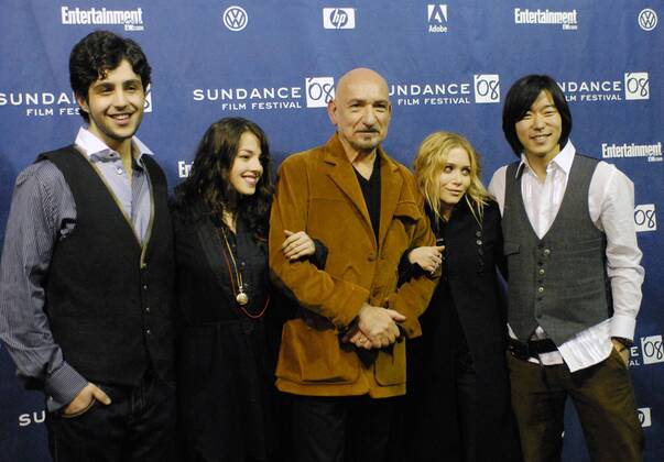 V.l.n.r.: Schauspieler Josh Peck, Olivia Thirlby, Ben Kingsley, Mary Kate Olsen und Aaron Yoo anlässlich der Premiere des Films - The Wackness - im Rahmen des Sundance Filmfestivals 2008 in Park City -  (pcu20080118760)