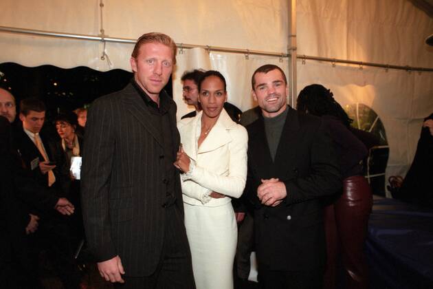 Boris Becker (L) mit Ehefrau Barbara und Sven Ottke während eines Besuchs beim Juwelier Kern in Düsseldorf