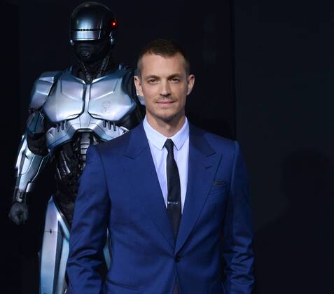 Cast member Joel Kinnaman attends the premiere of the sci-fi motion picture thriller Robocop at TCL Chinese Theatre in the Hollywood section of Los Angeles on February 10, 2014. Storyline: In 2028 Detroit, when Alex Murphy (Joel Kinnaman) - a loving husband, father and good cop - is critically injured in the line of duty, the multinational conglomerate OmniCorp sees their chance for a part-man, part-robot police officer. LAP2014021072