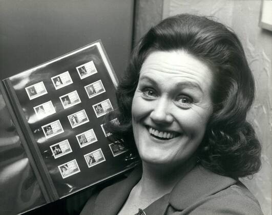 Jan. 01, 1975 - Joan Sutherland in Opera Singers Stamps. Australian opera singer Joan Sutherlan pictured with the series of 15 stamps issued yesterday by Nicaragua, of the 15 greatest operatic singers of our time , in which she is featured. The other singers featured are Caruso, Chaliapin, Callas, Gebbi, Bjorling, Flagstad, Pinza, Lehman, Melba, de Luca, Ponselle, Martinelli, Nilsson and Melchior. - ZUMAk09