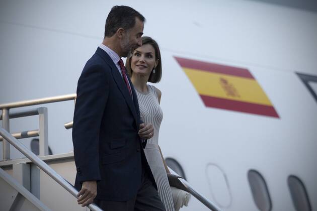 Spain s King Felipe VI (L) and Queen Letizia arrive in Mexico City June 28, 2015 for a three-day visit. Alejandro Ayala) MEXICO-MEXICO CITY-SPAIN-VISIT e AlejandroxAyala