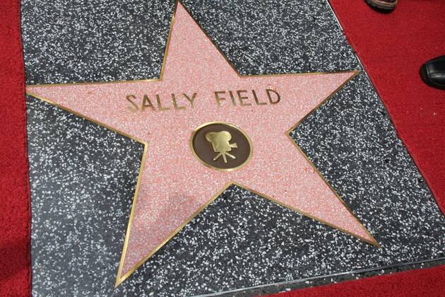 Sally Field, 75. Geburtstag am 6. November May 5, 2014 - Hollywood, California, U.S. - I15679CHW.Sally Field Honored With Star On The Hollywood Walk Of Fame.6767 Hollywood Blvd, Hollywood, CA.05 05 2014.SALLY FIELD S STAR .Â - ZUMAw87