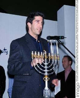 Jan. 1, 2011 - K23666MR: JEWISH FEDERATION HANUKKAH PARTY.EL REY THEATER, LA, CA 12 13 2001.DAVID SCHWIMMER. MILAN RYBA 2001 - ZUMAg49_