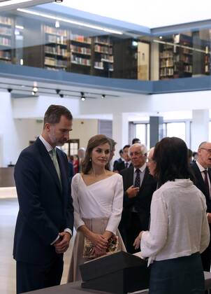 Spain s King Felipe VI (L) and Queen Letizia (C) visit Oxford s Weston Library in London, Britain, 14 July 2017. Spanish Royal Couple is on a three day official visit in the United Kingdom. Spain s King Felipe VI and Queen Letizia visit UK !ACHTUNG: NUR REDAKTIONELLE NUTZUNG!  Copyright: xBallesterosx 20170714-636356493143833124