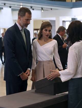 Spain s King Felipe VI (L) and Queen Letizia (C) visit Oxford s Weston Library in London, Britain, 14 July 2017. Spanish Royal Couple is on a three day official visit in the United Kingdom. Spain s King Felipe VI and Queen Letizia visit UK !ACHTUNG: NUR REDAKTIONELLE NUTZUNG!  Copyright: xBallesterosx 20170714-636356493831177936