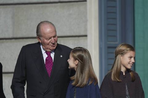 06-12-2018 Madrid princess Leonor and princess Sofia and King Juan Carlos during the commemorative act of the 40th anniversary of the Spanish constitution in Madrid. No Spain Copyright: xPPE xTHORTONx