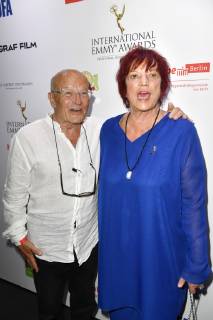 Volker Schlöndorff und Regina Ziegler beim Empfang anlässlich der Semi-Final Round of Judging der International Emmy Awards 2019 im China Club. Berlin, 26.06.2019