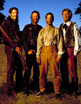 TWO FOR TEXAS, (l-r) Peter Coyote, Kris Kristofferson, Scott Bairstow, Tom Skerrit, 1998. TNT Courtesy: Everett Collection TNT Courtesy Everett Collection !ACHTUNG AUFNAHMEDATUM GESCHÃ„TZT! PUBLICATIONXNOTxINxCANxCHNxFRAxITAxJPNxNORxPOLxRUSxESPxUKxUSA Copyright: xTNT CourtesyxEverettxCollectionx TSDTWFO EC002