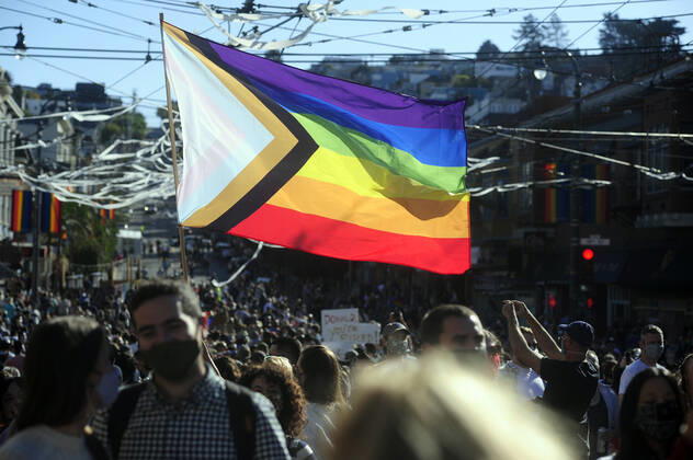 November 7, 2020, San Francisco, California, USA: San Francisco, California - Hundreds of San Franciscans held an impromptu street party in the Castro District Saturday after news agencies called the US presidential election for Joe Biden. San Francisco USA - ZUMAw332 20201107_zap_w332_012 Copyright: xNealxWatersx