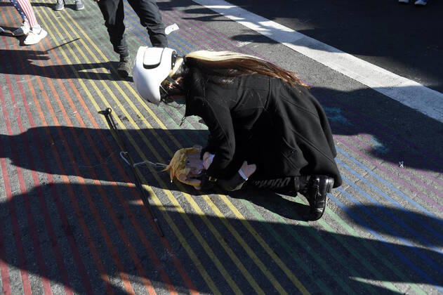 November 7, 2020, San Francisco, California, USA: San Francisco, California - Hundreds of San Franciscans held an impromptu street party in the Castro District Saturday after news agencies called the US presidential election for Joe Biden. San Francisco USA - ZUMAw332 20201107_zap_w332_020 Copyright: xNealxWatersx